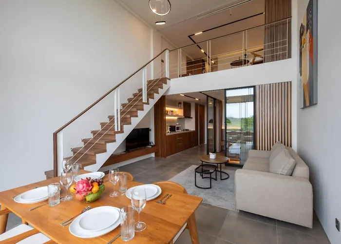 Grand 2-br Mezzanine *