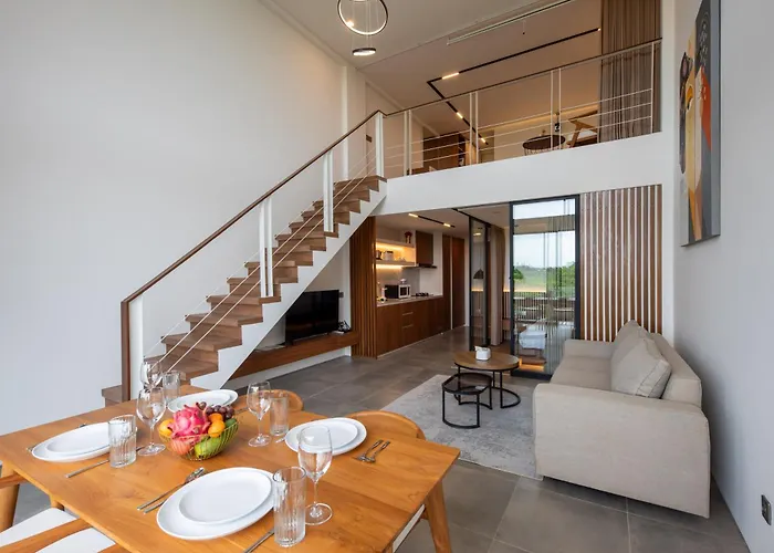 Grand 2-br Mezzanine تْشانغو